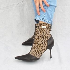 ⭐️Vintage 90s tan Guess logo fabric heeled booties